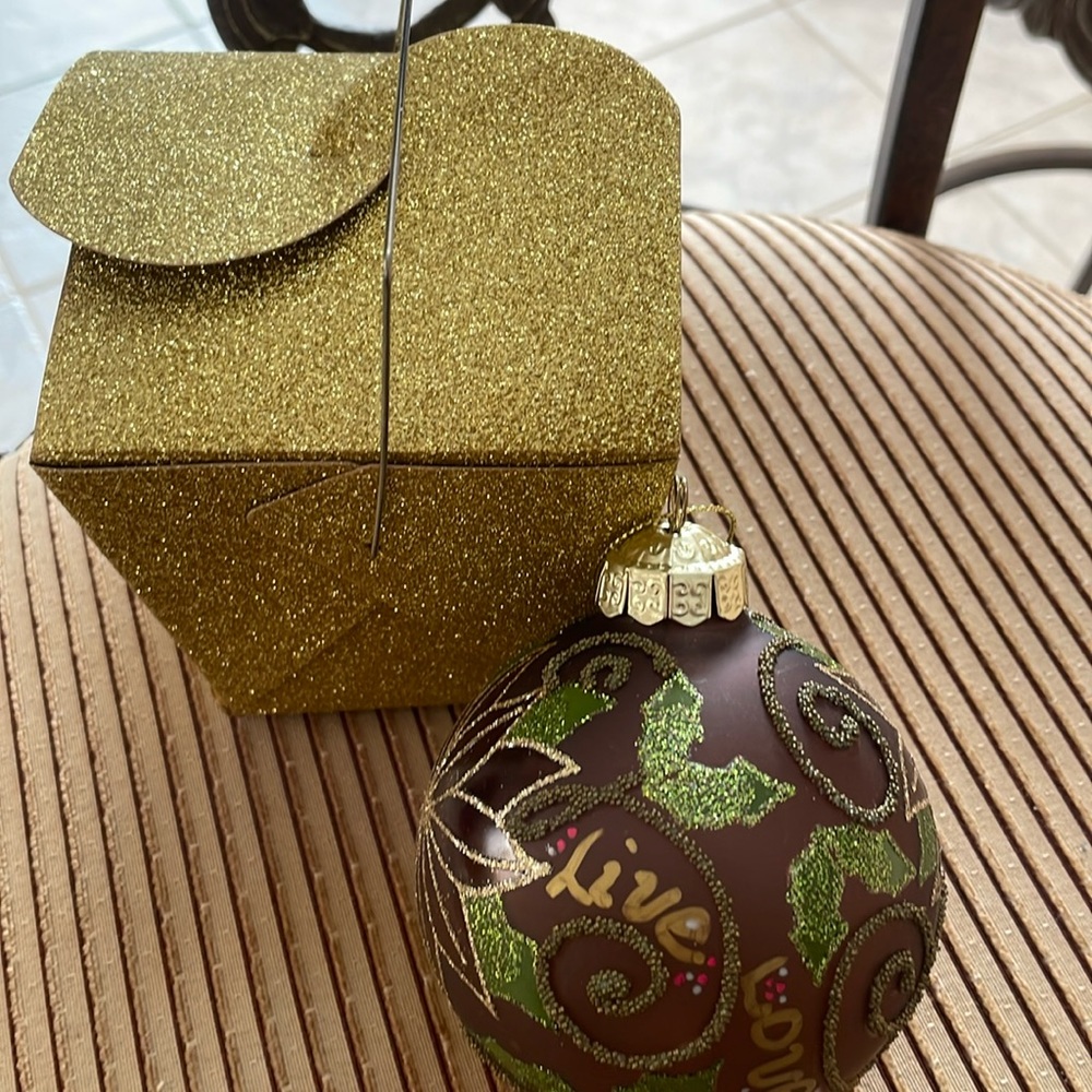 Custom Christmas ornament,LIVE LAUGH,LOVE.Special date 11-16-2013 & glitter box.